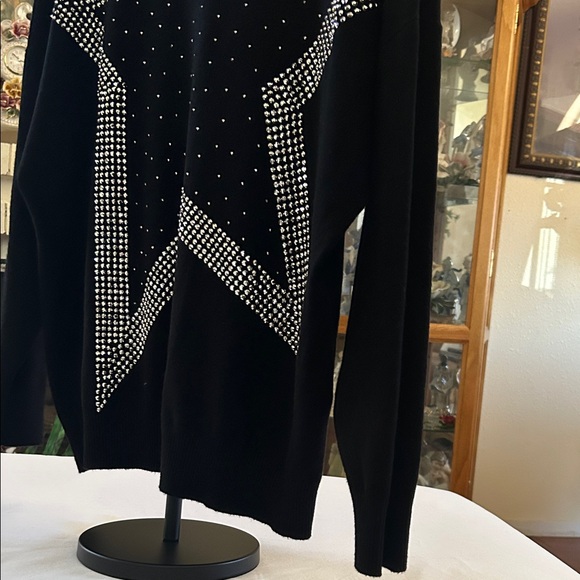 Milano Black and White Star Crewneck Sweater - Picture 6 of 8